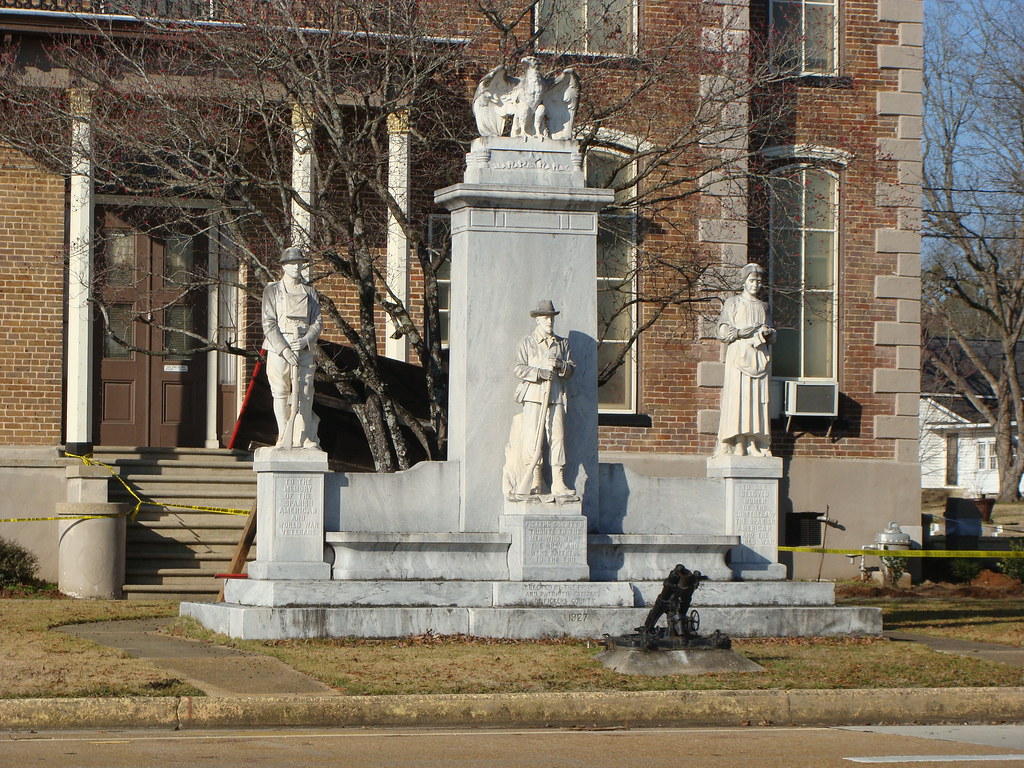 War Monument at the Pickens County Courthouse