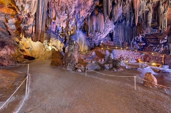 The Main Room at DeSoto Caverns