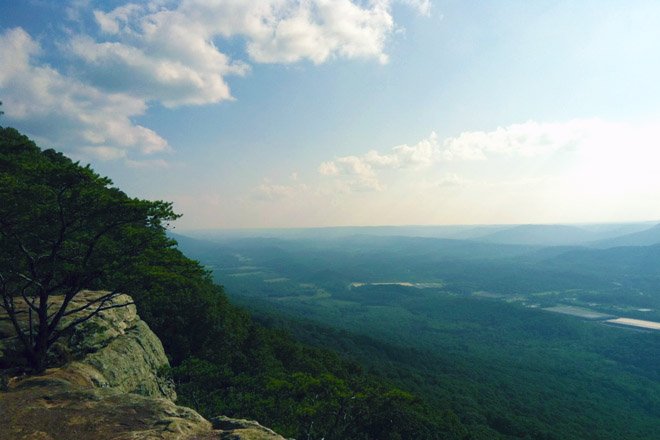 There are several Alabama Scenic Drives that are beautiful and exciting as day trips for you and your family.